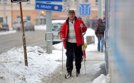 V lednu zapadaly Budjovice snhem, který na ulicích i chodnících pekáel...