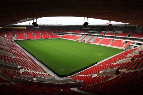 Celkov pohled na fotbalov stadion v Edenu