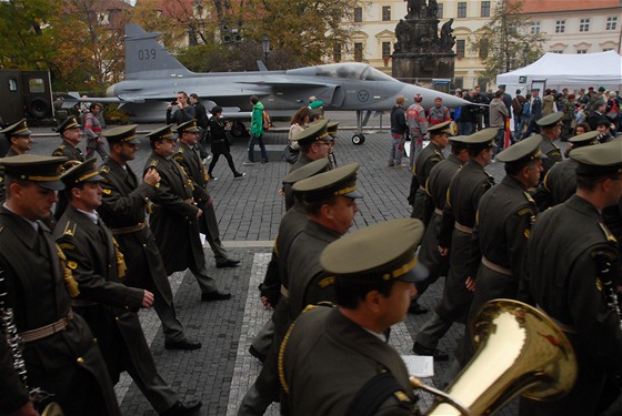 Armáda ukazuje na Hradanském námstí, jak se promnila její technika a výzbroj