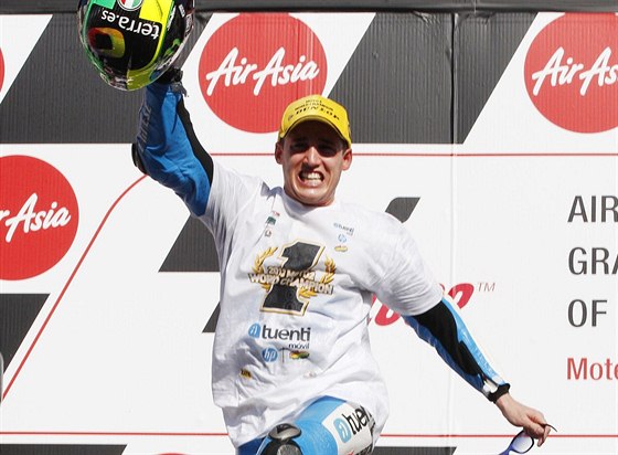 Pol Espargaró slaví titul mistra svta v motocyklové kategorii Moto2.