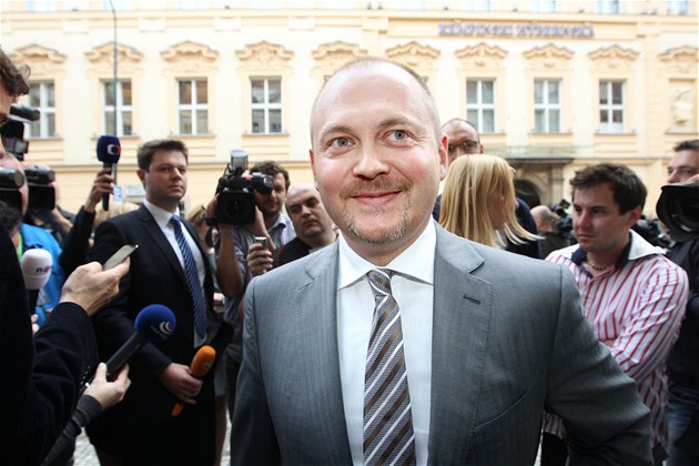 Michal Ha�ek p�ichází do volebního �tábu �SSD. (26. �íjna 2013)