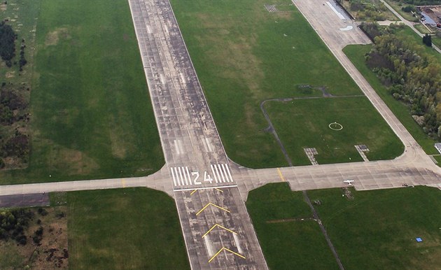 Areál letiště v Líních u Plzně