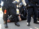 Zásah policist pi sobotní demonstraci "Proti rasismu a policejnímu násilí" v...