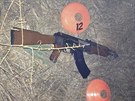 Replika AK-47, kterou Andy Lopez nesl svému kamarádovi.