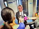 Marek Benda hovoí s novinái ve volebním tábu ODS. (26. íjna 2013)