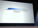 Viceprezident spolenosti Apple Phil Schiller pedstavuje nový iPad Air.