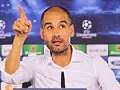 Trenér Pep Guardiola z Bayernu Mnichov ped zápasem Ligy mistr proti Plzni