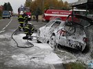 Pi váné nehod se srazilo osobní auto s motorkou u Pottejna (23.10.2013).