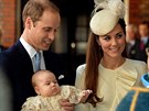 Princ William a jeho manelka Kate na ktu jejich prvorozeného syna prince...