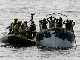 Zsahov komando z australsk vlen lod Melbourne zatk somlsk pirty
