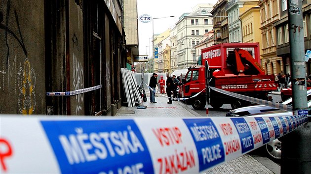 Stavební firma Metrostav zahájila demolici torza domu bývalé tiskárny v Opletalově ulici (25.10.2013)