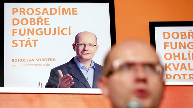 Bohuslav Sobotka ve volebním tábu SSD v Praze. (26. íjna 2013)