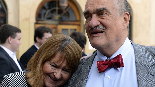 Pedseda Karel Schwarzenberg a hereka Pavlína Filipovská