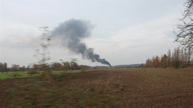 Bezdomovec Ludvk ze Skivan u nkolikrt zaplil pneumatiky. Na mst zasahovali hasii. (25.10.2013).