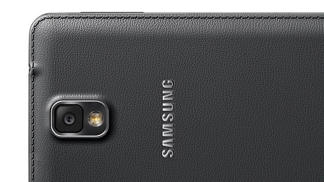Galaxy Note III m plastov zda s imitac ke. Oblkne stejn hv i Galaxy S5?