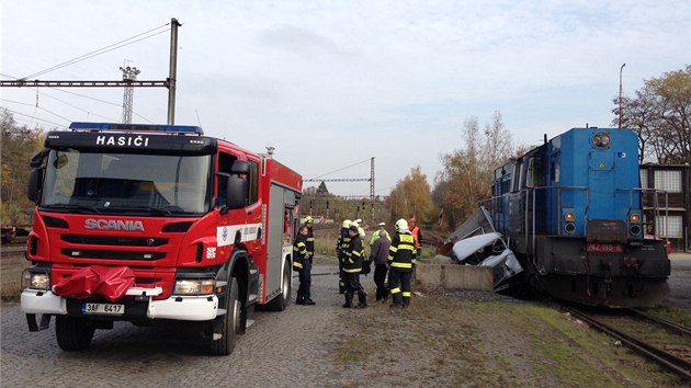 Lokomotiva star automobil znaky Barkas doslova serotovala.