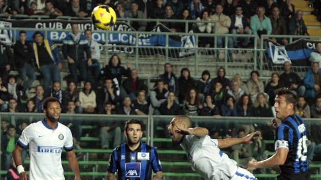 German Denis (vpravo) z Bergama posl m do st Interu Miln.