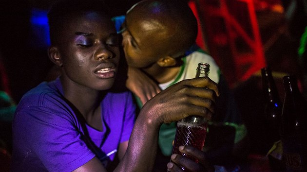 Kaodenn ivot, estn uznn: JANA AENBRENNEROV, voln: ivot homosexul v Bukavu, Demokratick Republika Kongo 2012 - 2013