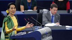 Barmská opoziní vdkyn Su ij v Evropském parlamentu (22. íjna 2013)