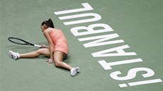 PÁD. Srbská tenistka Jelena Jankoviová ve druhém utkání na Turnaji mistry