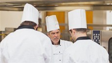 Mladý kucha se asto stane terem kritiky éfkuchae.