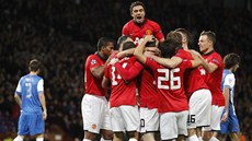 VÍTZNÝ GÓL. Fotbalisté Manchesteru United se radují z jediné branky v utkání
