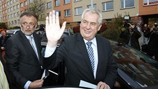 V pátek navečer odvolil v místě svého bydliště i prezident Miloš Zeman. (25.