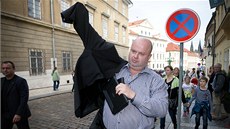 Zemanovci nepustili novináře do svého volebního štábu nedaleko Pražského hradu....
