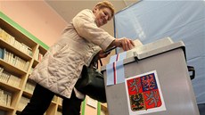 Zájem lidí o volby v Základní �kole Prameny v Karviné-Ráji byl pom�rn� velký.