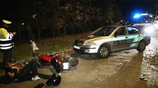 Motorká havaroval po honice s policií. (27. íjna 2013