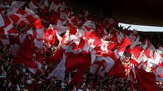 Fanoušci Slavia na stadionu v Edenu