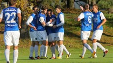 Radost fotbalist Táborska, kteí porazili Loko Vltavín 3:0.