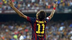 K NEBESM. Takhle Neymar oslavoval první gól Barcelony do sít Realu Madrid. 