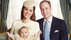Oficiální portrét královské rodiny ze křtu prince George od fotografa Jasona...