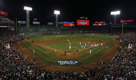 Rozjásaný stadion baseballist Boston Red Sox si uíval vítzství ve Svtové