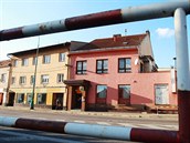 Policie se zabv pt let starm prodejem jaromsk restaurace v budov kina...