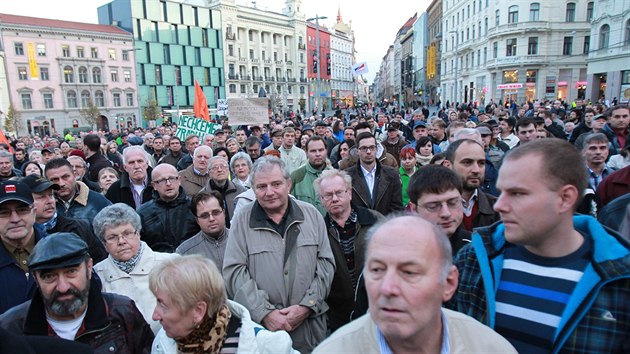 Demonstrace proti povolebnmu dn v SSD na nmst Svobody v Brn