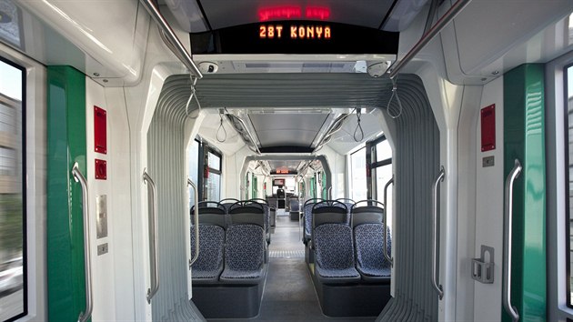 koda Transportation pedstavila svou prvn tramvaj pro tureck msto Konya.