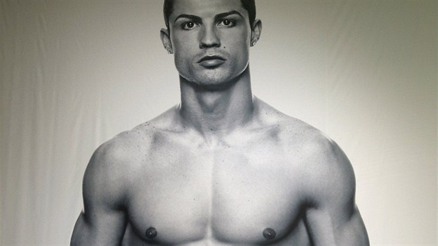 Cristiano Ronaldo v reklam na spodn prdlo (31. jna 2013)