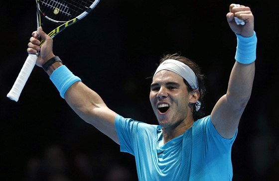 panlský tenista Rafael Nadal slaví postup do semifinále Turnaje mistr.