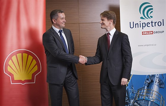 Unipetrol se dohodl se Shellem, že od něj koupí 16,33procentní podíl v České...