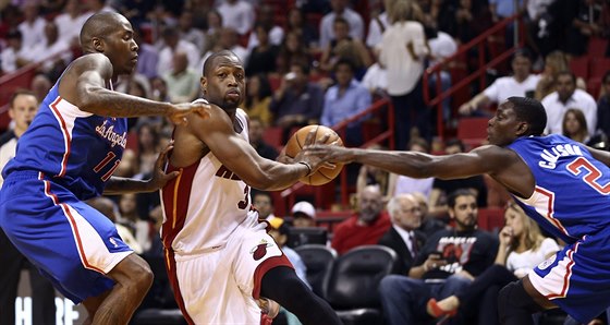 Podle žaloby značku Skechers za Adidas vyměnili například hráči NBA Jamal Crawford (na snímku vlevo) nebo Josh Smith.