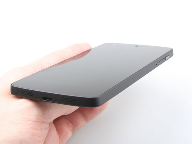 Nexus 5 se rozhodn� neztratí ani po stránce kvality zpracování.