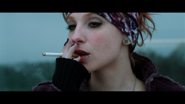 DO KINA: Bídu s nouzí zkusí zlomit De Niro na útěku a vánoční Krajčo -  iDNES.cz