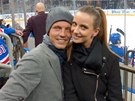 Ester Sátorová s Tomáem Berdychem na hokeji