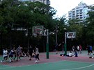 Mladí lidé na Tchaj-wanu holdují hlavn basketbalu.