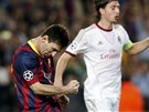 JE TAM! Lionel Messi práv promnil penaltu v duelu s AC Milán.