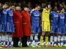 MINUTA TICHA. Fotbalisté Chelsea spolen s válenými veterány ped zápasem