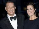 Tom Hanks a jeho manelka Rita Wilsonová (9. íjna 2013)