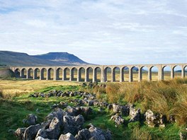 Viadukt Ribblehead v Anglii v Severním Yorkshire